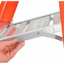 Werner 4' Fiberglass Platform Step Ladder 300 lb. Cap - P6204 -Cheap Janitorial Carts Store 207670 08