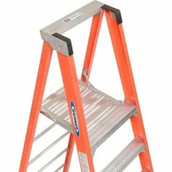 Werner 6' Fiberglass Platform Step Ladder 300 lb. Cap - P6206 -Cheap Janitorial Carts Store 207671 03