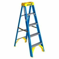 Werner 5' Fiberglass Step Ladder w/ Plastic Tool Tray - 6005