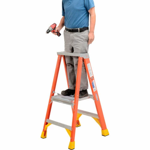 Werner 2' Fiberglass Platform Step Ladder 300 lb. Cap - P6202 3 Werner 2' Fiberglass Platform Step Ladder 300 lb. Cap - P6202 - Image 3