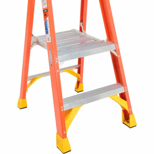 Werner 2' Fiberglass Platform Step Ladder 300 lb. Cap - P6202 5 Werner 2' Fiberglass Platform Step Ladder 300 lb. Cap - P6202 - Image 5