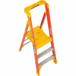 Werner 3' Type 1A Fiberglass Podium Ladder - PD6203 28 Werner 3' Type 1A Fiberglass Podium Ladder - PD6203 -Cheap Janitorial Carts Store 640771 02