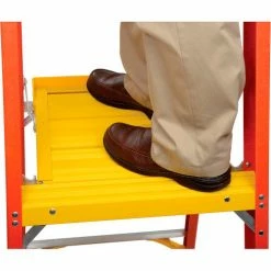 Werner 6' Type 1A Fiberglass Podium Ladder - PD6206 -Cheap Janitorial Carts Store 640773 03