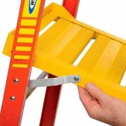 Werner 6' Type 1A Fiberglass Podium Ladder - PD6206 -Cheap Janitorial Carts Store 640773 12