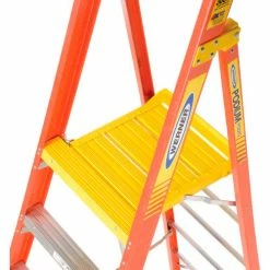 Werner 8' Type 1A Fiberglass Podium Ladder - PD6208 23 Werner 8' Type 1A Fiberglass Podium Ladder - PD6208 -Cheap Janitorial Carts Store 640774 06