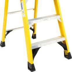 Werner 3' Type 1AA Fiberglass Podium Ladder - PD7303 -Cheap Janitorial Carts Store 640866 08