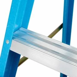 Werner 6' Fiberglass Step Ladder w/ Plastic Tool Tray 250 lb. Cap - 6006 -Cheap Janitorial Carts Store 942804 09