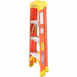 Werner 4' Fiberglass Step Ladder w/ Plastic Tool Tray 300 lb. Cap - 6204 -Cheap Janitorial Carts Store 942808 02