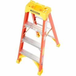 Werner 4' Fiberglass Step Ladder w/ Plastic Tool Tray 300 lb. Cap - 6204 -Cheap Janitorial Carts Store 942808 13