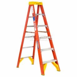 Werner 6' Fiberglass Step Ladder w/ Plastic Tool Tray 300 lb. Cap - 6206 -Cheap Janitorial Carts Store 942810 02