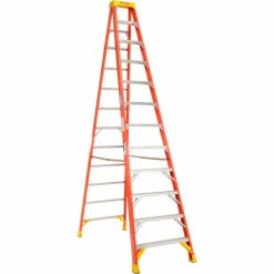 Werner 12' Fiberglass Step Ladder w/ Plastic Tool Tray 300 lb. Cap - 6212