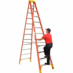 Werner 12' Fiberglass Step Ladder w/ Plastic Tool Tray 300 lb. Cap - 6212 -Cheap Janitorial Carts Store 942816 03