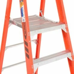 Werner 4' Fiberglass Platform Step Ladder 375 lb. Cap - P7404 -Cheap Janitorial Carts Store 942834 06